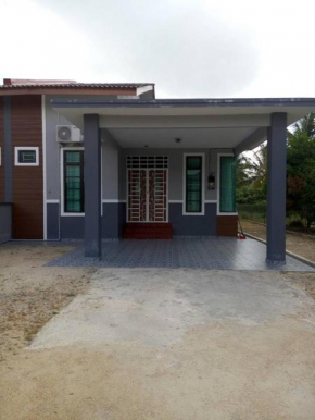 IMAN HOMESTAY & TRANSIT ROOM